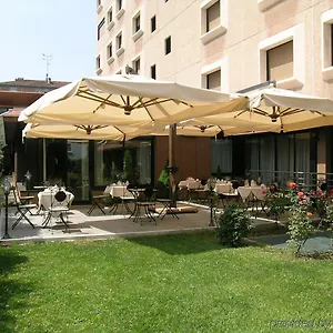 Hotel Jr Amadeus, Bolonia